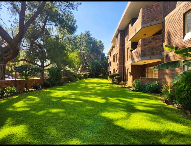 2 BEDROOM FLAT FOR SALE IN THREE RIVERS PROPER